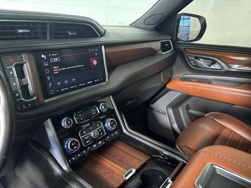 Used 2023 GMC Yukon Denali Ultimate image 13