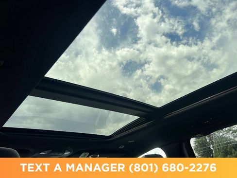 Used 2019 Chrysler Pacifica Touring-L FWD image 25