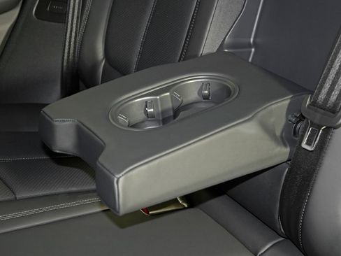Certified 2026 Porsche Macan Turbo AWD/4WD image 35
