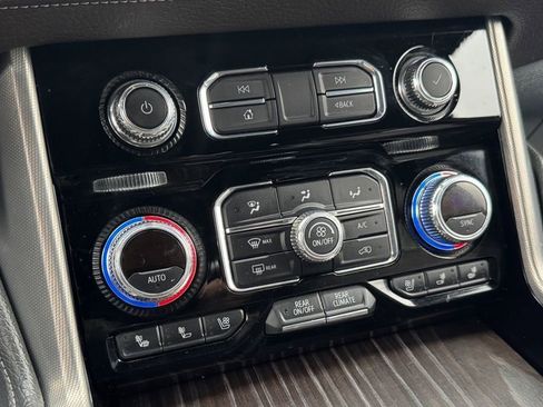 Used 2021 GMC Yukon XL Denali w/ Denali Ultimate Package image 35