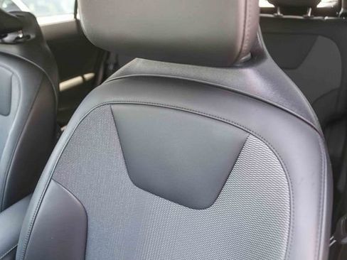 Certified 2025 Kia Niro EX FWD image 26