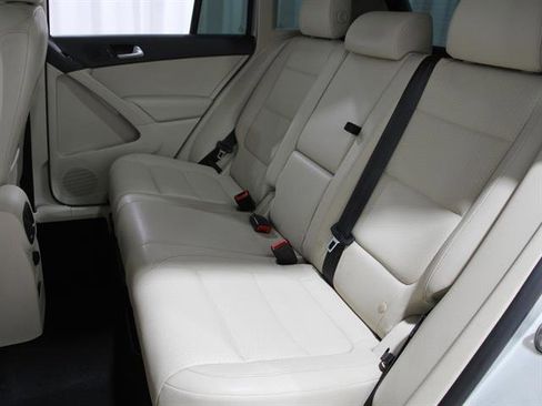 Used 2012 Volkswagen Tiguan SEL image 17