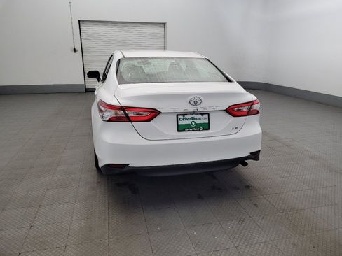 Used 2018 Toyota Camry LE image 6