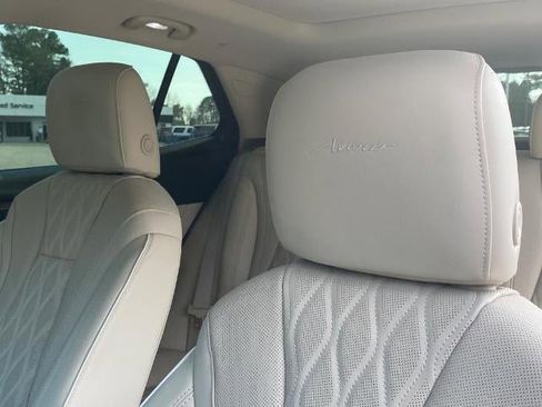 Certified 2022 Buick Envision Avenir w/ Technology Package II image 16