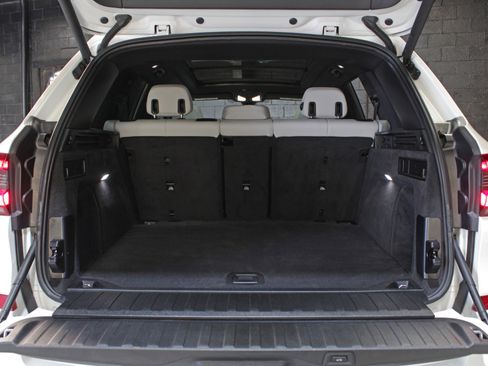 Used 2023 BMW X5 xDrive40i w/ M Sport Package AWD/4WD image 76