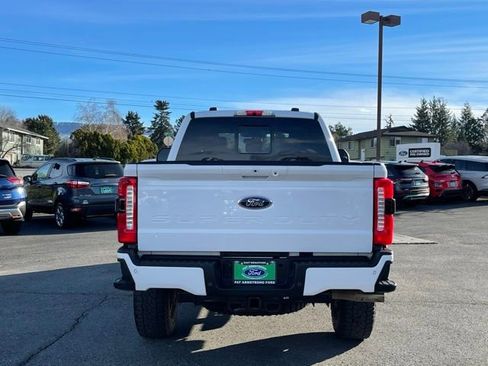 Used 2024 Ford F350 Lariat w/ Lariat Ultimate Package AWD/4WD image 4