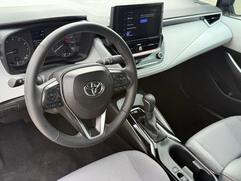 Used 2025 Toyota Corolla SE FWD image 11