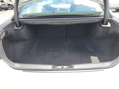 Used 2023 Dodge Charger SXT RWD image 11