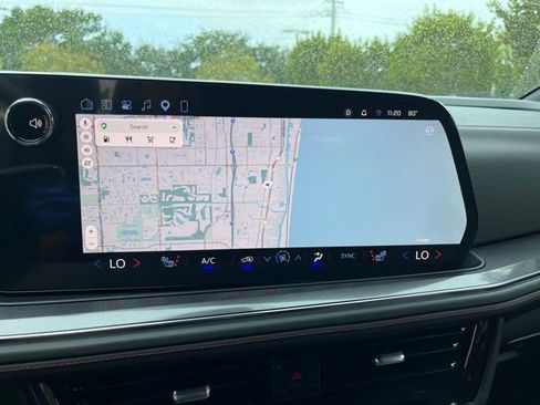 Used 2025 Chevrolet Suburban RST w/ Comfort Package image 12