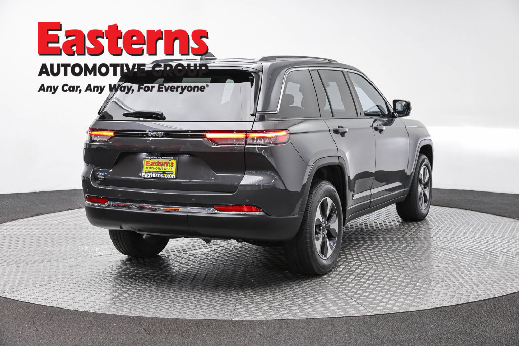 Used 2023 Jeep Grand Cherokee 4WD 4xe image 6