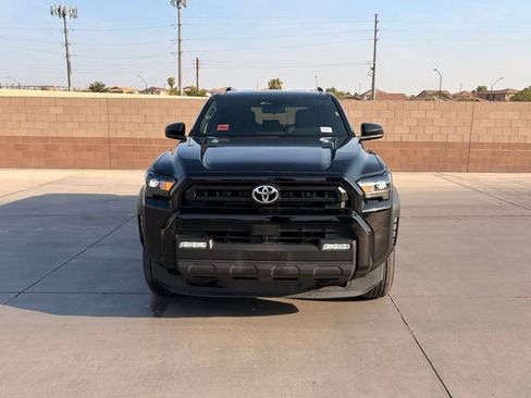Used 2025 Toyota 4Runner SR5 AWD/4WD image 3