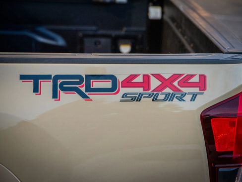 Used 2019 Toyota Tacoma TRD Sport image 29