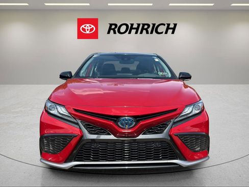 Used 2022 Toyota Camry XSE w/ Navigation Upgrade Package FWD image 2