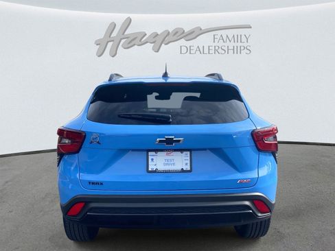 Used 2024 Chevrolet Trax RS w/ Sunroof Package image 4