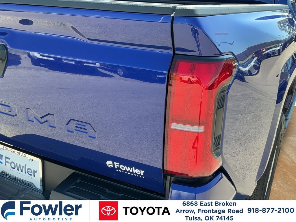 Certified 2025 Toyota Tacoma SR5 w/ SR5 Upgrade Package AWD/4WD image 29