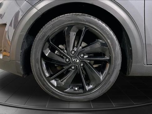 Used 2018 Kia Niro EX w/ Option Group 020 FWD image 9