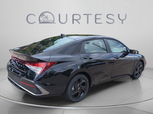 New 2026 Hyundai Elantra SEL Sport FWD image 5