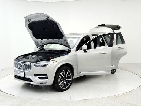 New 2025 Volvo XC90 B6 Plus w/ Protection Package Premier image 9
