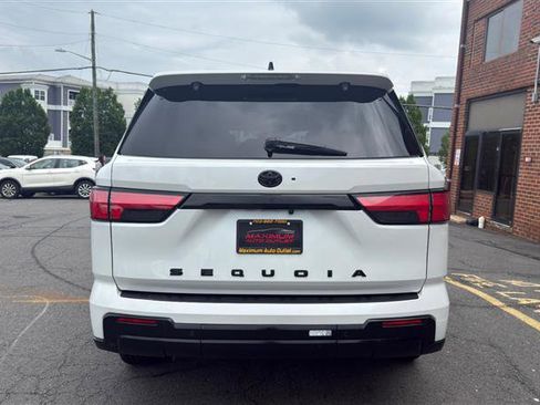 Used 2024 Toyota Sequoia Platinum AWD/4WD image 10
