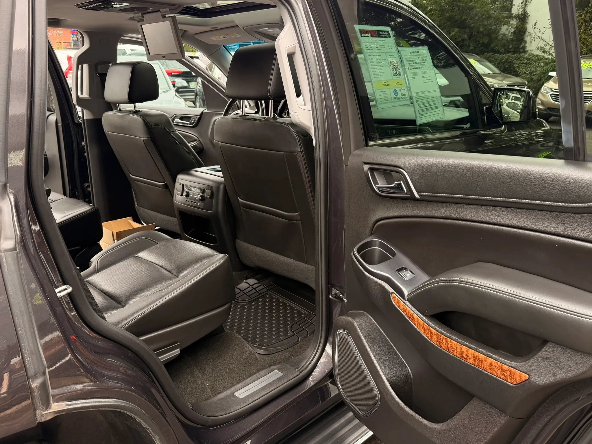 Used 2018 Chevrolet Tahoe Premier AWD/4WD image 19