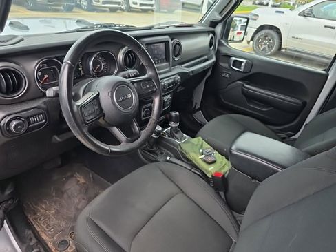 Used 2022 Jeep Wrangler Sport AWD/4WD image 3
