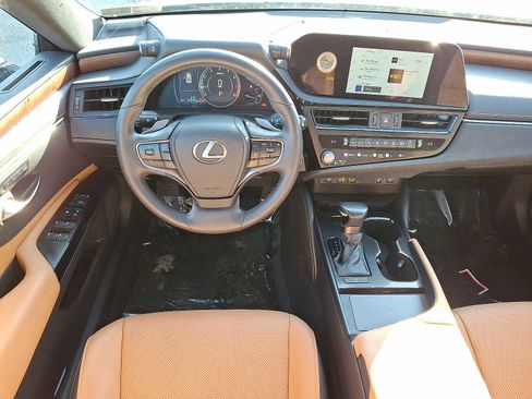 Used 2023 Lexus ES 250 w/ Premium Package image 11