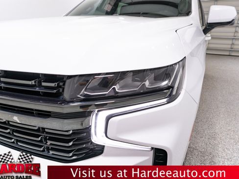 Used 2022 Chevrolet Suburban RST w/ Luxury Package AWD/4WD image 8