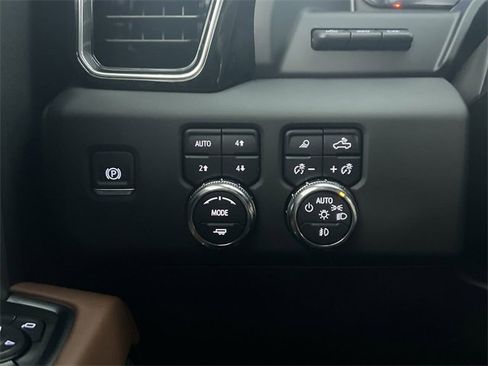 Used 2025 GMC Sierra 1500 Denali Ultimate image 18