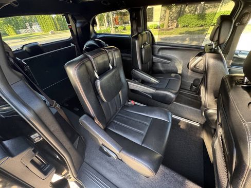Used 2019 Dodge Grand Caravan GT FWD image 29