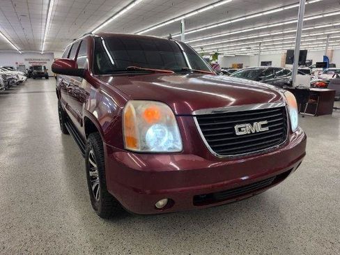 Used 2008 GMC Yukon XL SLT w/ SLT Preferred Equipment Group AWD/4WD image 4