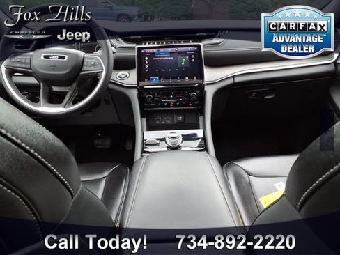 Used 2023 Jeep Grand Cherokee L Limited AWD/4WD image 15