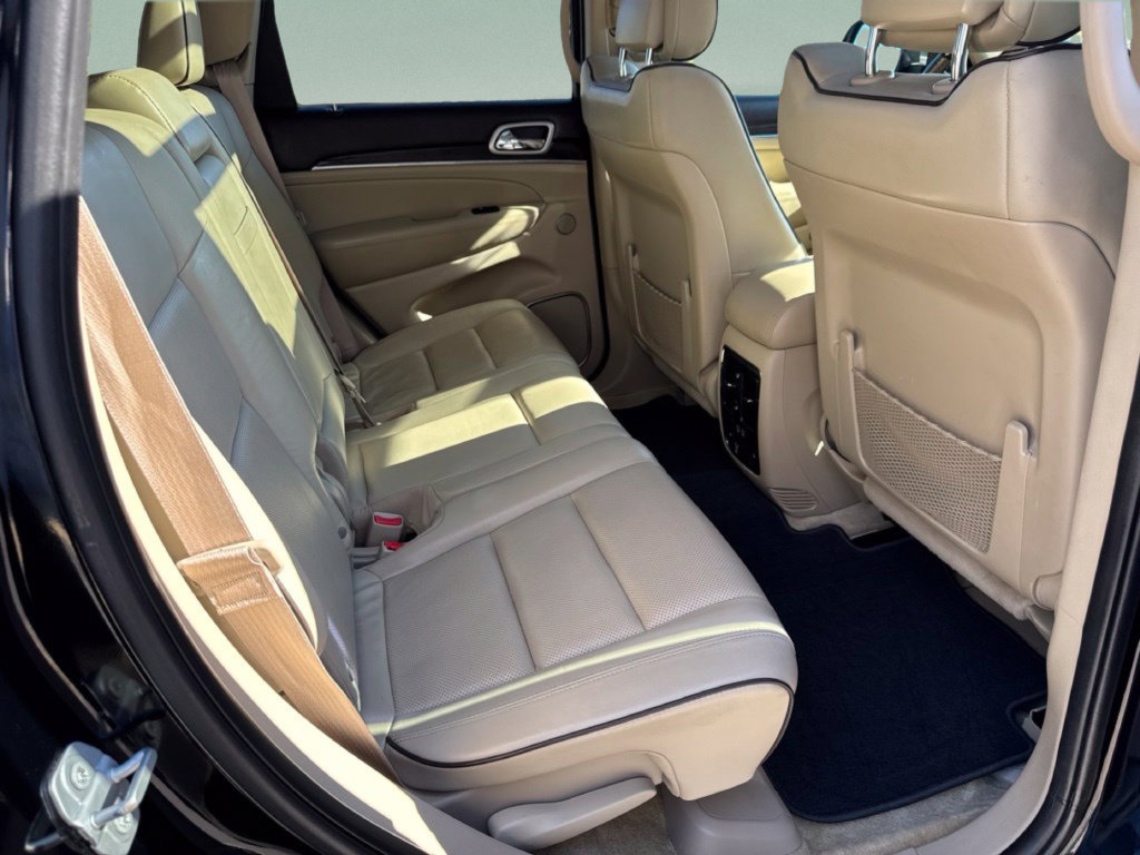 Used 2018 Jeep Grand Cherokee Overland AWD/4WD image 24