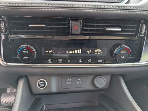 Used 2023 Nissan Rogue SV AWD/4WD image 18