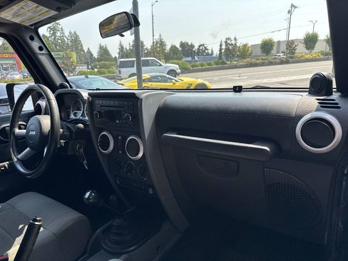 Used 2008 Jeep Wrangler Unlimited Sahara AWD/4WD image 18