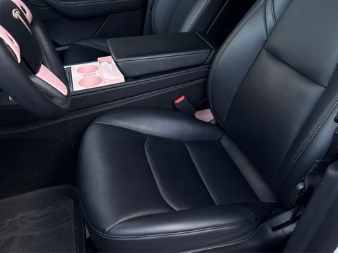 Used 2022 Tesla Model Y Performance image 36