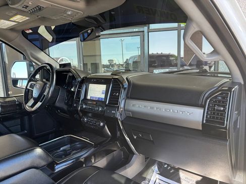 Used 2021 Ford F250 Lariat image 24
