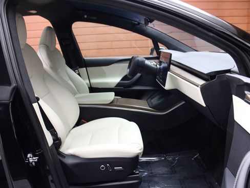 Used 2023 Tesla Model X image 19