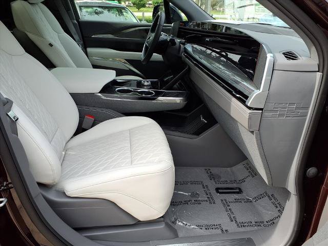 New 2026 Cadillac Escalade IQ Luxury 1 w/ LPO, Floor Liner Package AWD/4WD image 9
