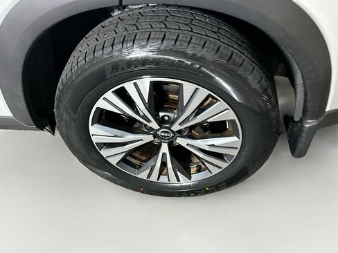 Used 2023 Nissan Rogue SV image 11