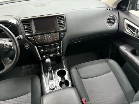 Used 2020 Nissan Pathfinder SV image 27