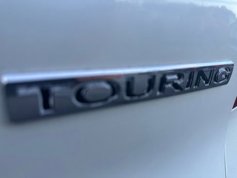 Used 2017 Honda Pilot Touring image 12