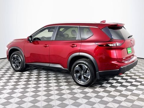 Used 2025 Nissan Rogue SV w/ SV Premium Package FWD image 6
