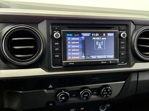 Used 2018 Toyota Tacoma SR5 image 17