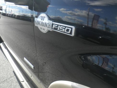 Used 2014 Ford F150 King Ranch w/ King Ranch Luxury Package image 9