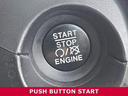 Used 2017 Jeep Renegade Latitude image 32