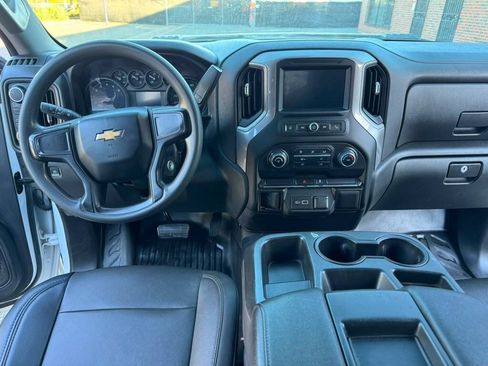 Used 2022 Chevrolet Silverado 3500 W/T AWD/4WD image 15