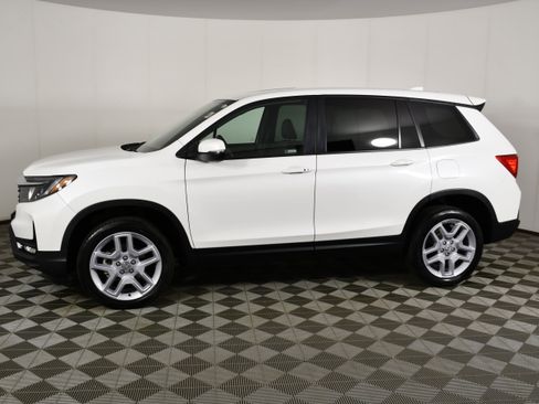 Certified 2024 Honda Passport EX-L image 9