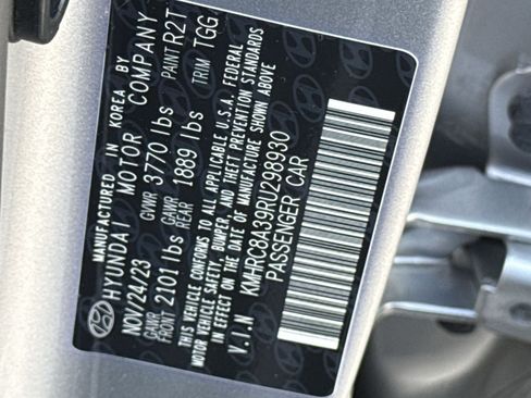 Certified 2024 Hyundai Venue SEL FWD image 29