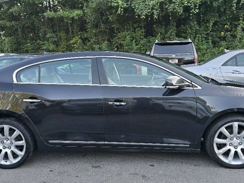 Used 2011 Buick LaCrosse CXS w/ Driver Confidence Package FWD image 4