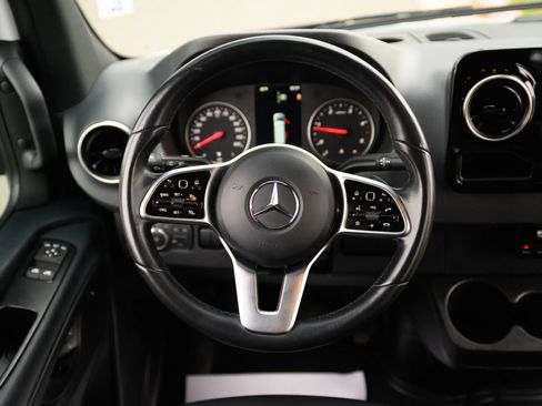 Used 2024 Mercedes-Benz Sprinter 2500 image 28